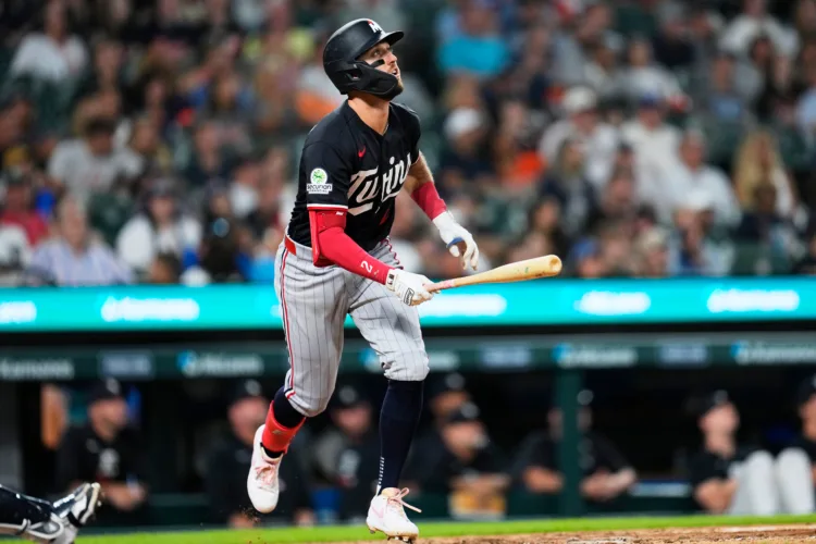 Twins beat slumping Tigers 3-2